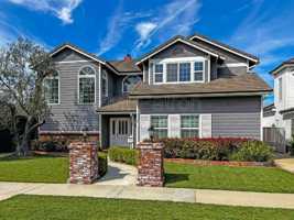 featured image of 5147 E Los Flores St