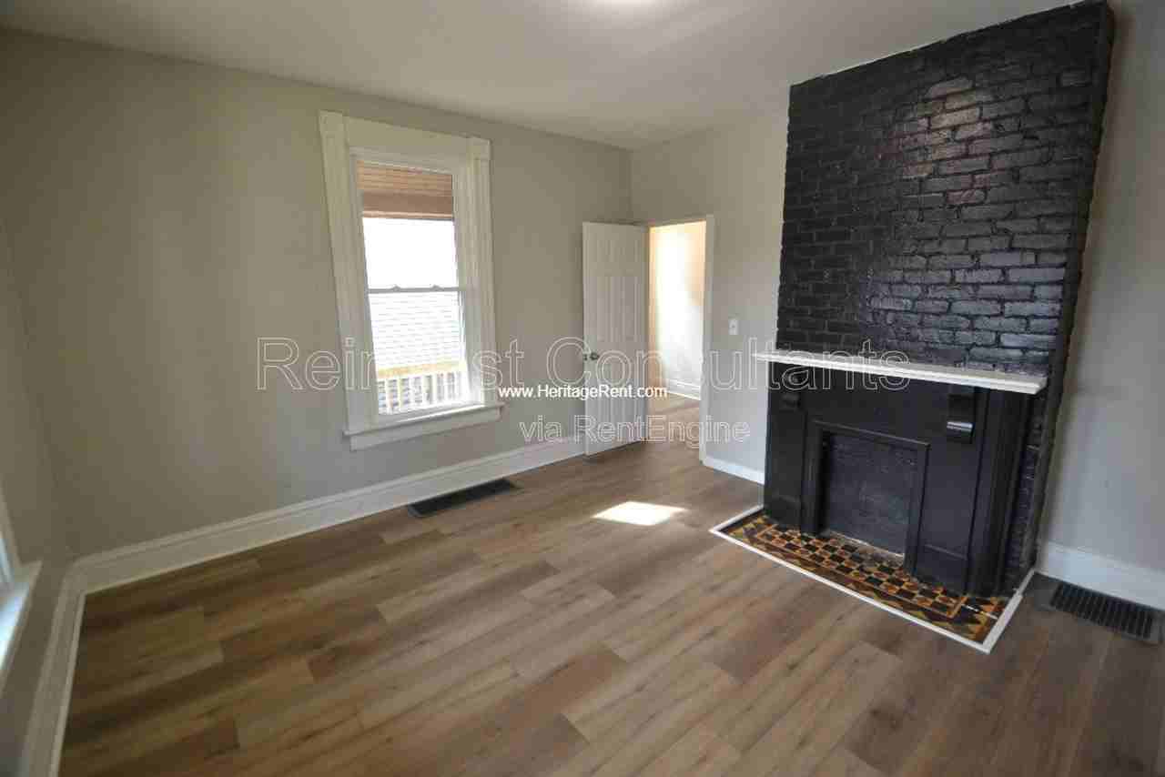 8465 Anthony Wayne Ave - Photo 4 of 11