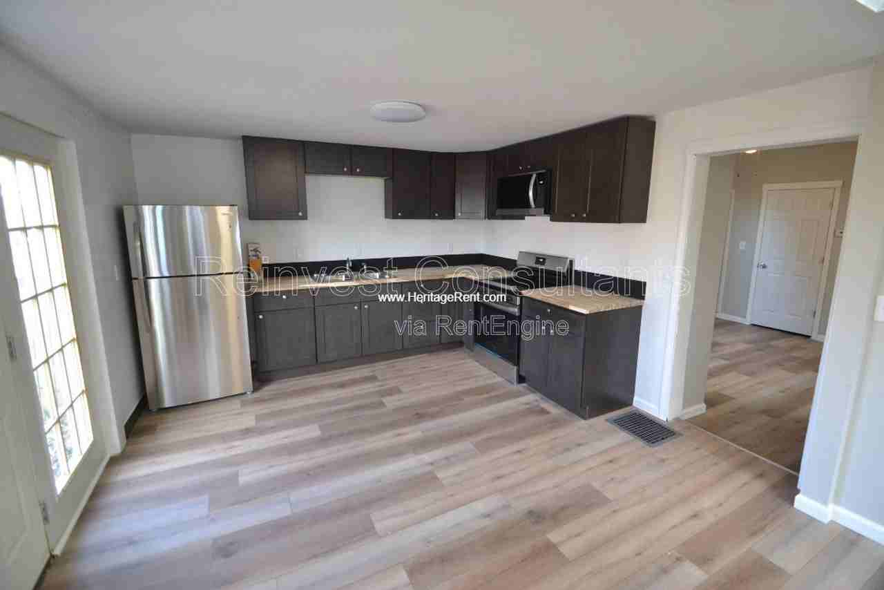 8465 Anthony Wayne Ave - Photo 7 of 11