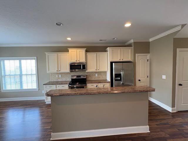 1904 Leighton Dr #B - Photo 4 of 21