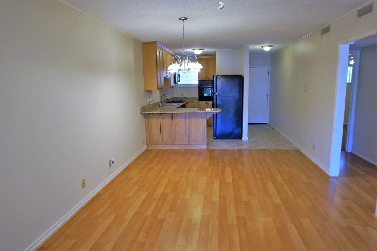 Fabulous landmark Downtown Austin property! Great downtown neighborhood! - Photo 2 of 24