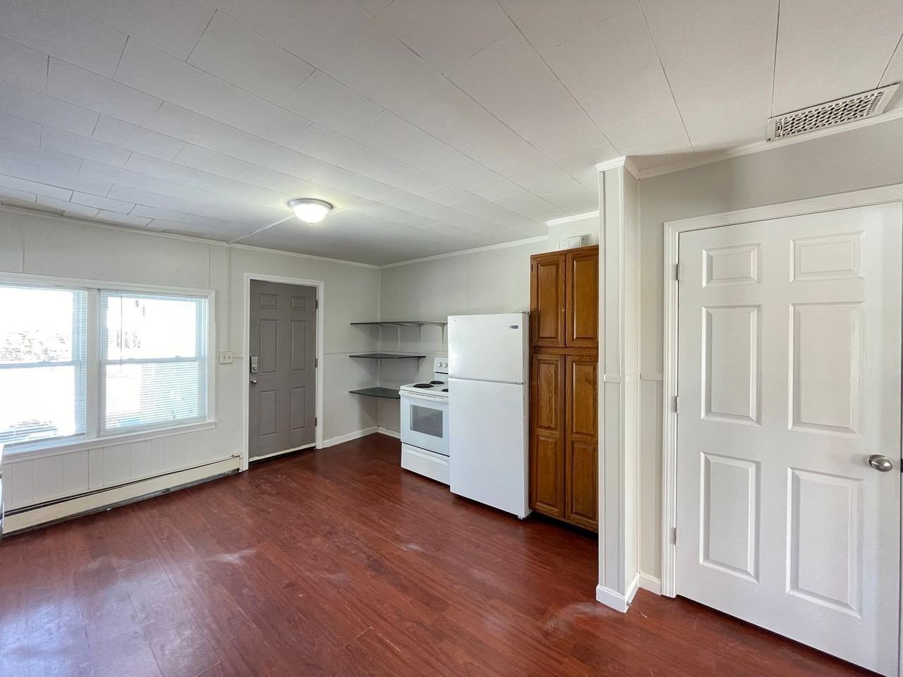 29 Front St - Photo 4 of 28