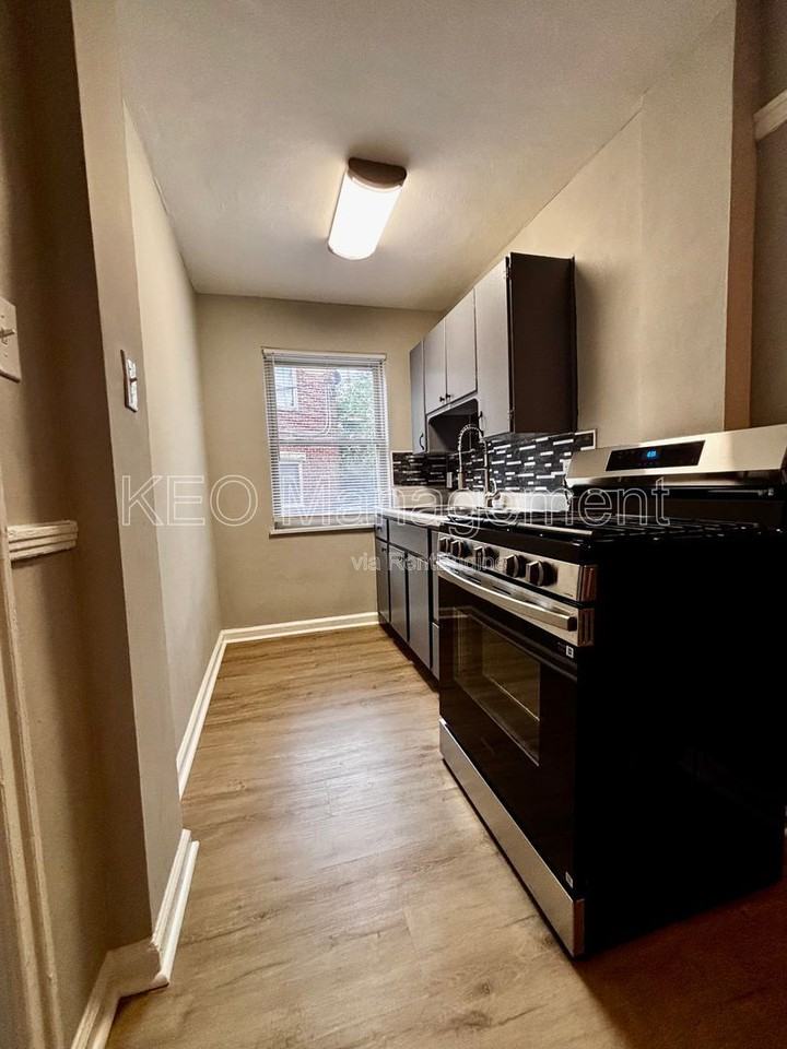 225 E Xenia Dr #B - Photo 3 of 11