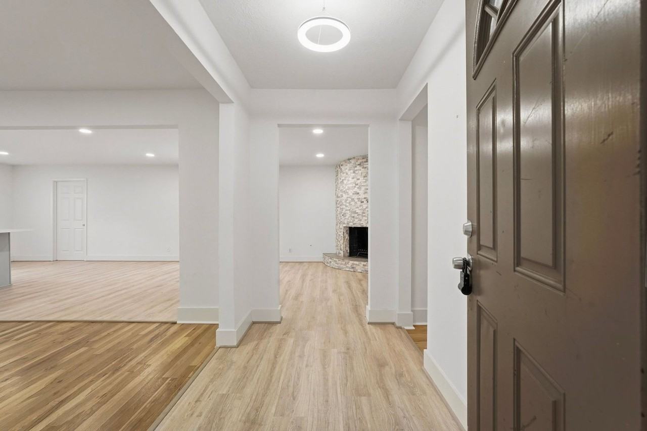 1219 Wisterwood Dr - Photo 4 of 27