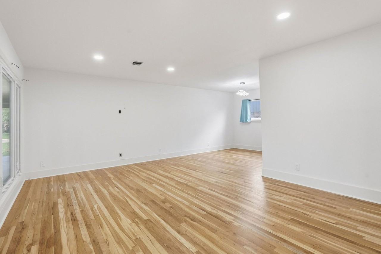 1219 Wisterwood Dr - Photo 5 of 27