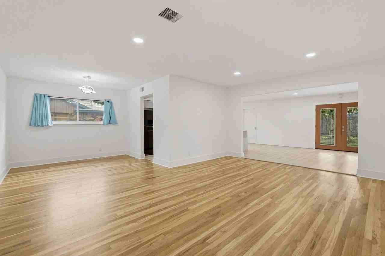 1219 Wisterwood Dr - Photo 6 of 27