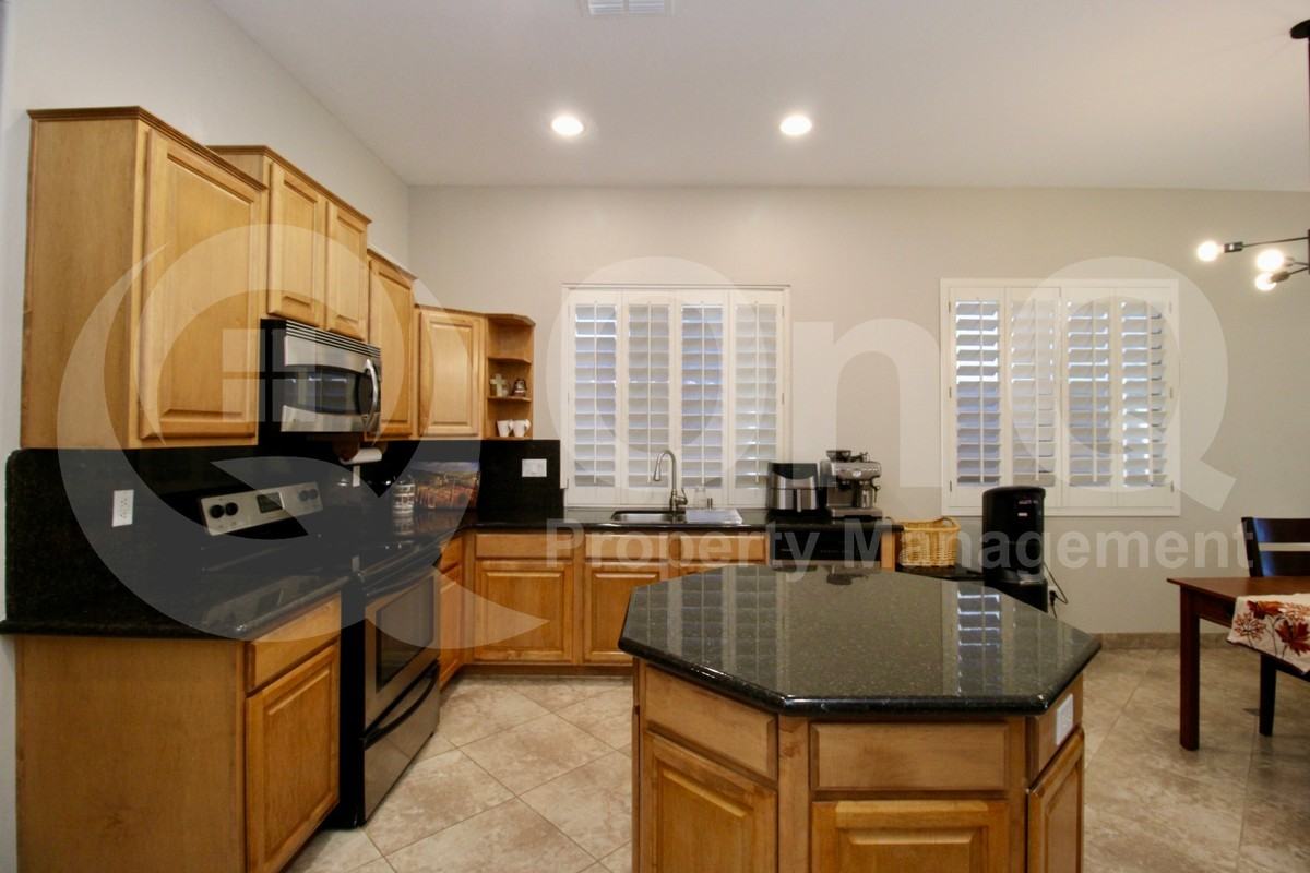 107 W Windsong Dr - Photo 3 of 33