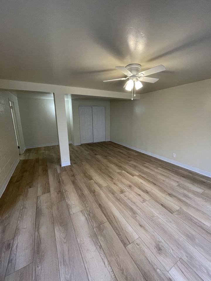 1811 Summit Ave #B3 - Photo 2 of 9