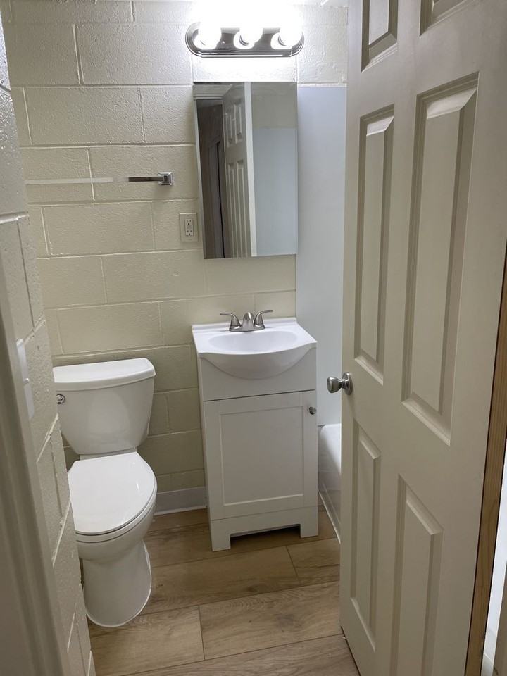 1811 Summit Ave #B3 - Photo 6 of 9