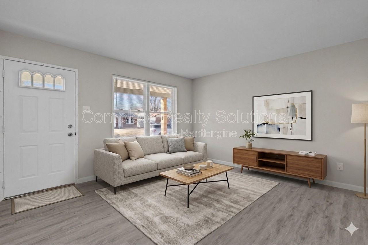 10432 Royal Dr - Photo 2 of 38