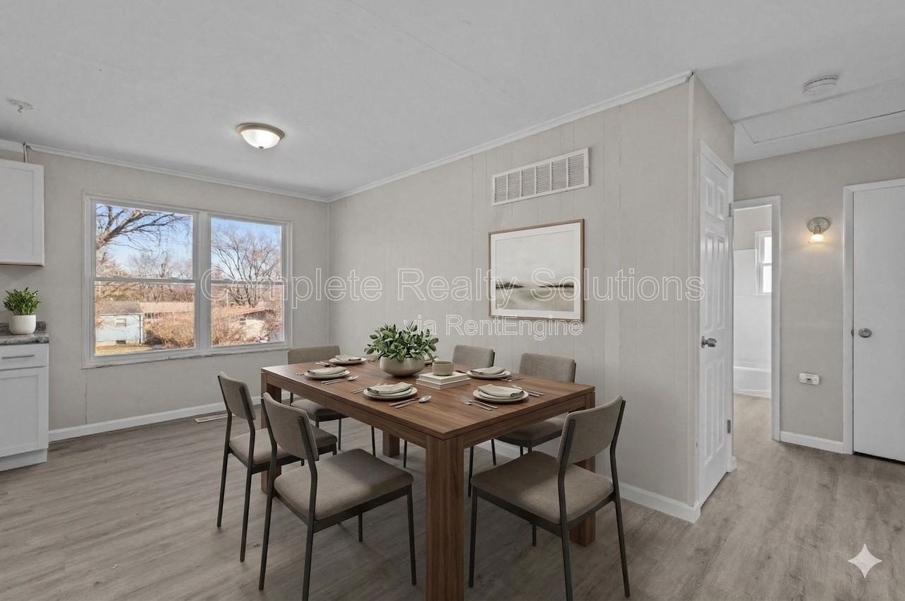 10432 Royal Dr - Photo 3 of 38