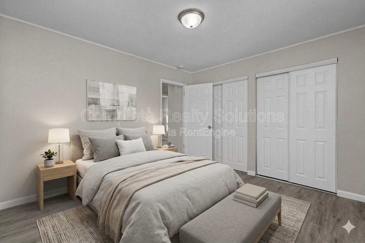 10432 Royal Dr - Photo 4 of 38