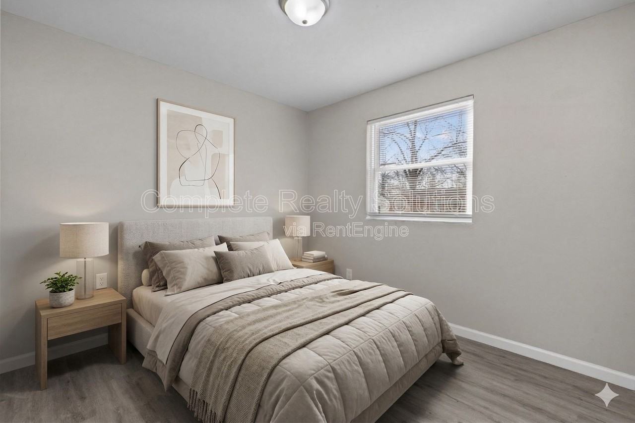 10432 Royal Dr - Photo 5 of 38