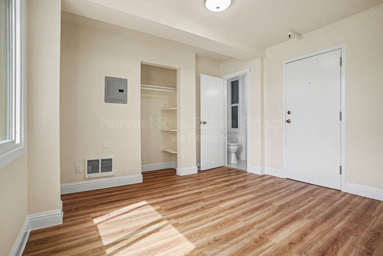 715 Peralta St #310 - Photo 3 of 16