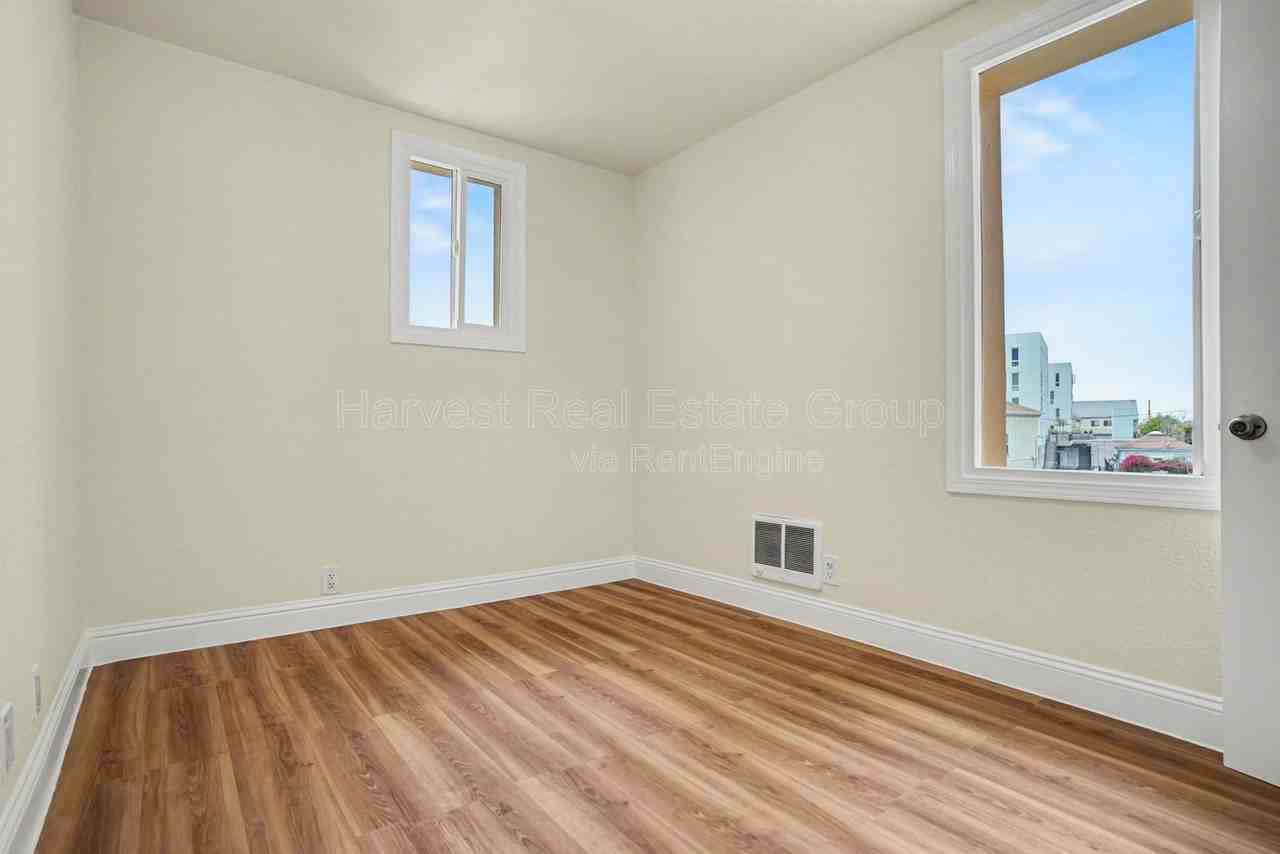 715 Peralta St #310 - Photo 5 of 16