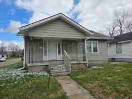 featured image of 2002 Arrow Ave