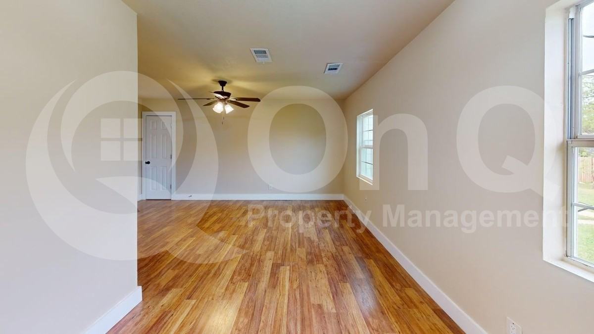 2640 Berryhill Dr - Photo 7 of 20