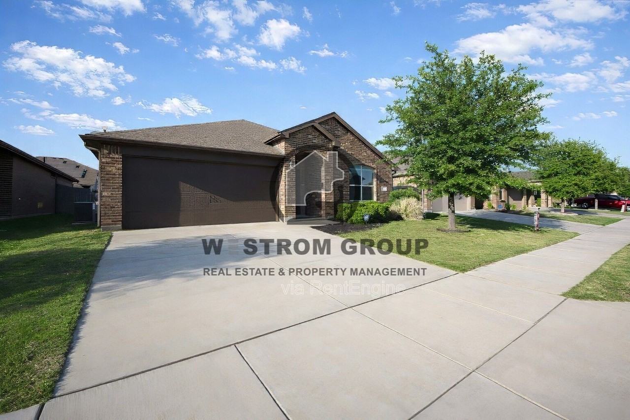 2632 Gains Mill Dr - Photo 2 of 31