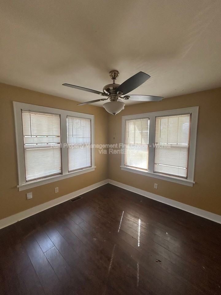 2142 S Waco Ave - Photo 7 of 18