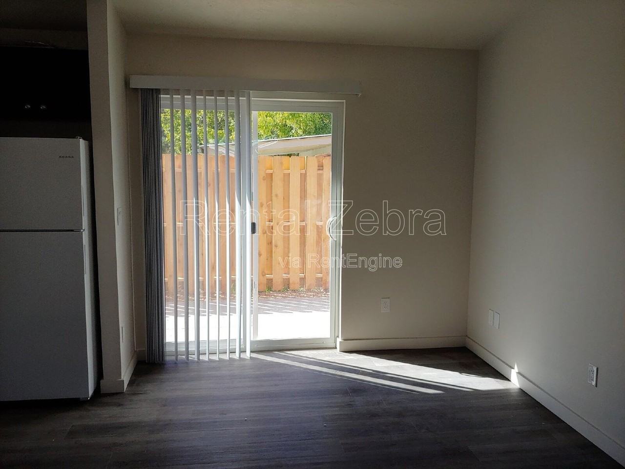 374 Se Garner St - Photo 4 of 32