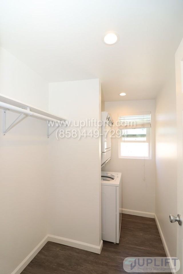 320 7th St - Photo 5 of 7