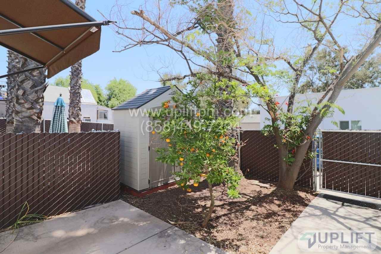 320 7th St - Photo 7 of 7