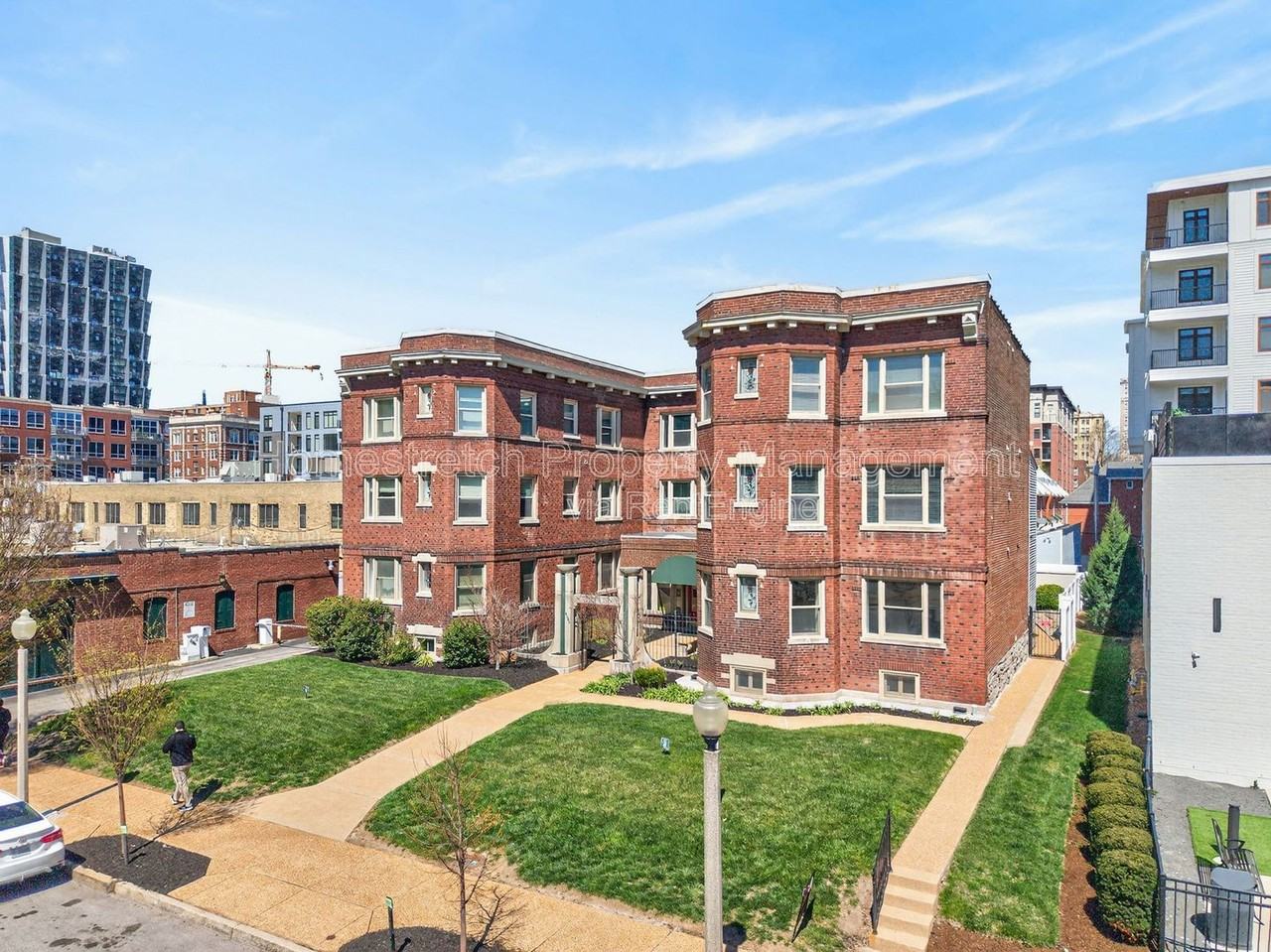 4561 Laclede Ave - Photo 3 of 46