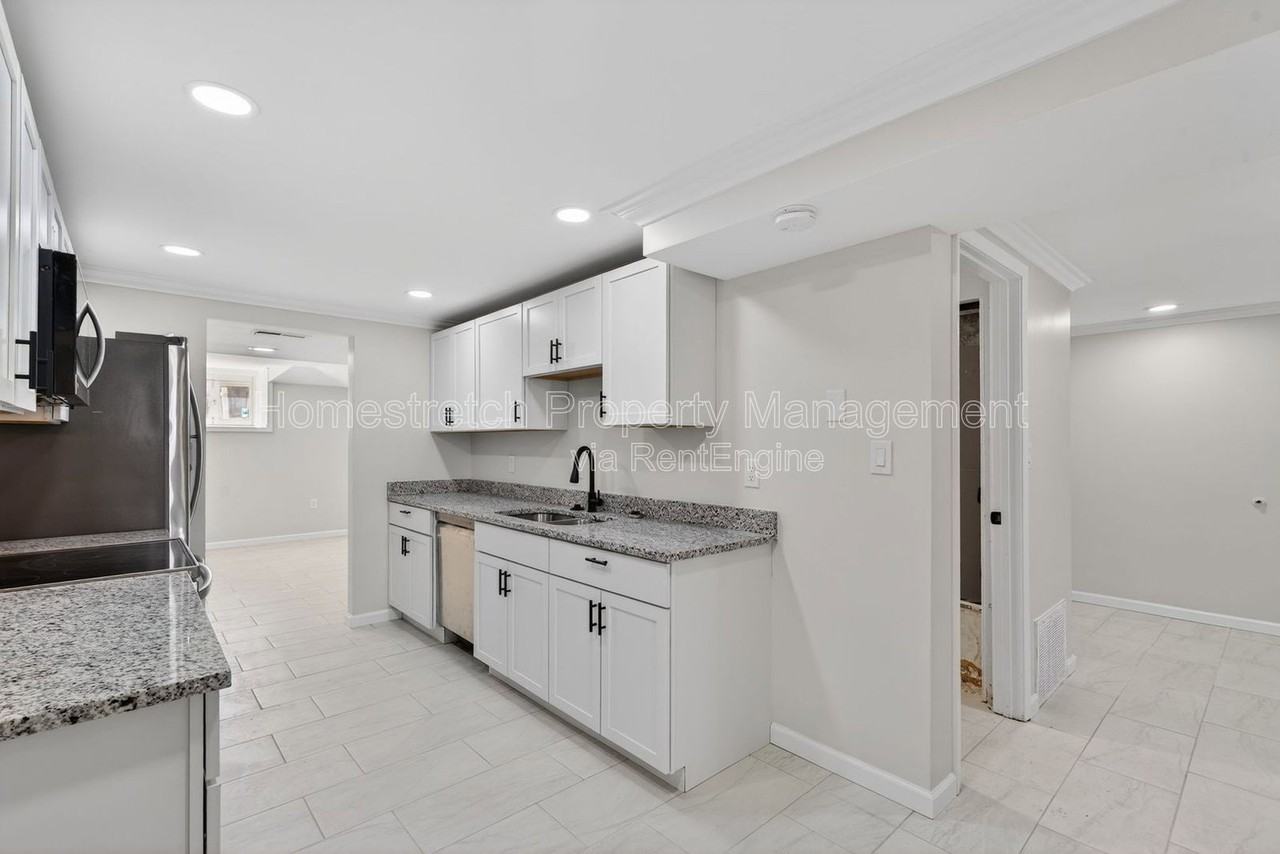 4561 Laclede Ave - Photo 7 of 46