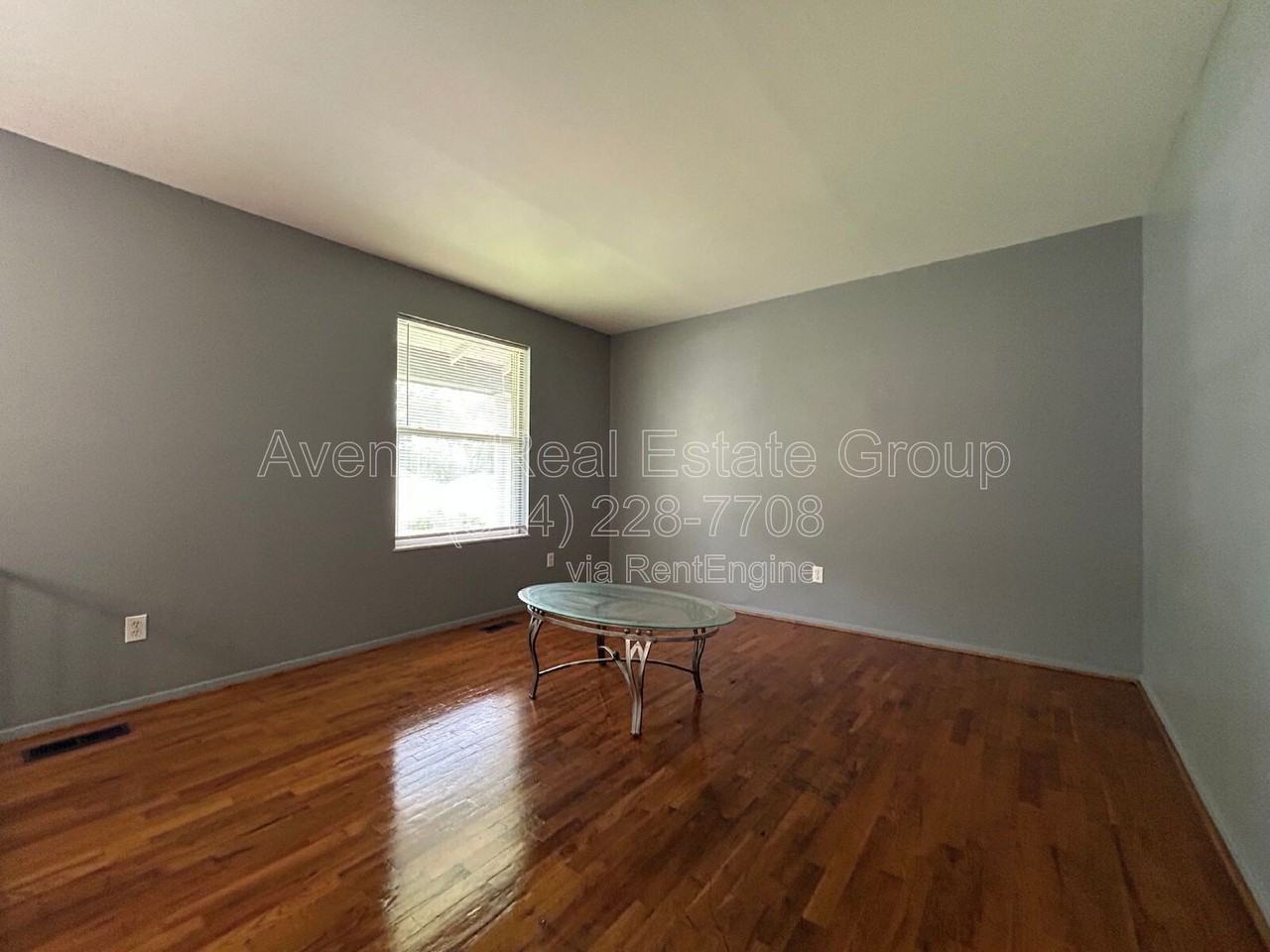 10441 Prince Dr - Photo 4 of 18