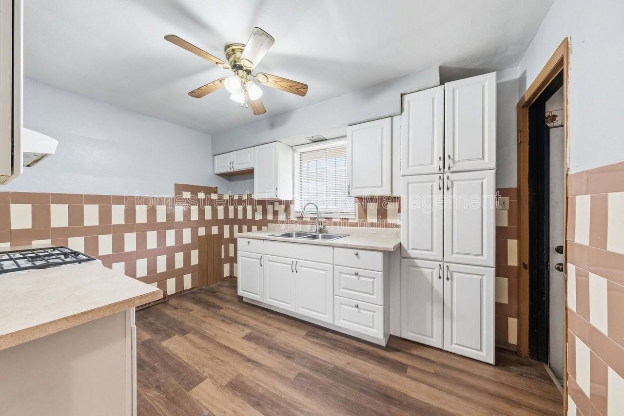 2301 Belleview Ave - Photo 4 of 22