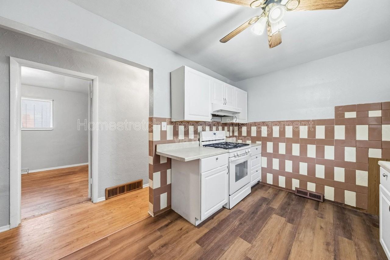 2301 Belleview Ave - Photo 5 of 22