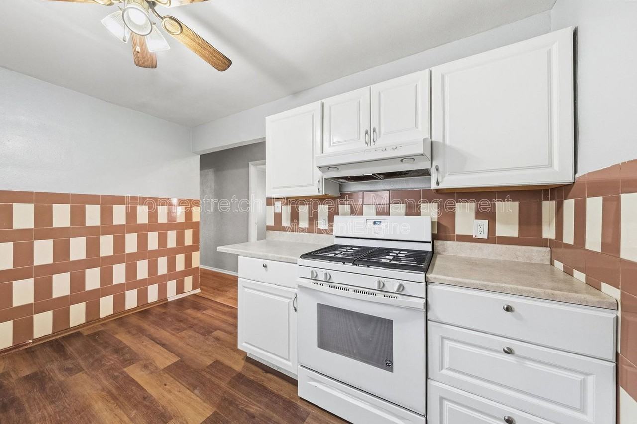 2301 Belleview Ave - Photo 6 of 22