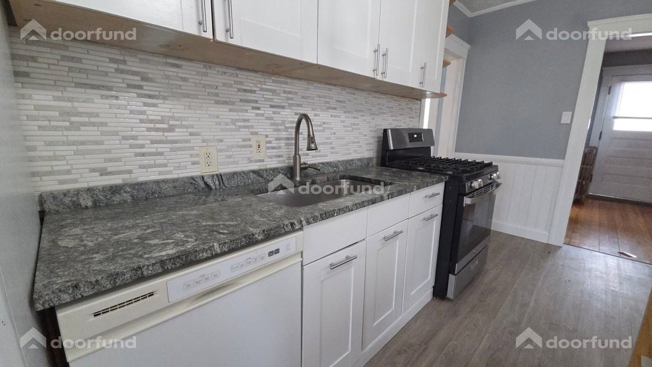 121 Delmont Ave - Photo 5 of 21