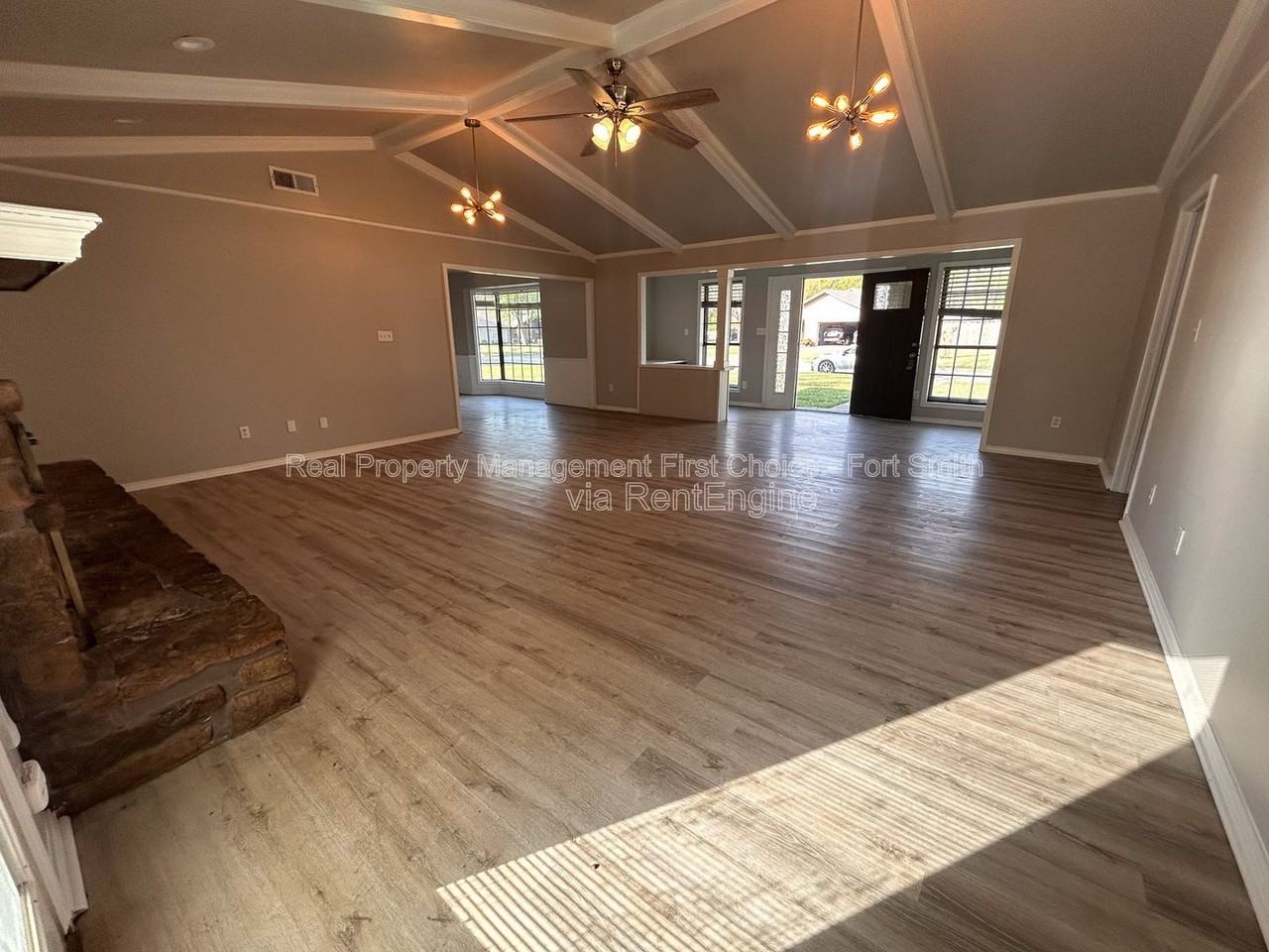 8801 Meandering Way - Photo 4 of 37