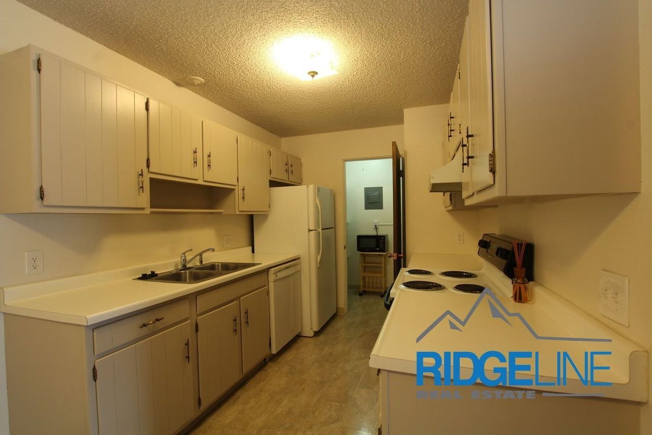 228 13th Ave S #4 - Photo 6 of 12