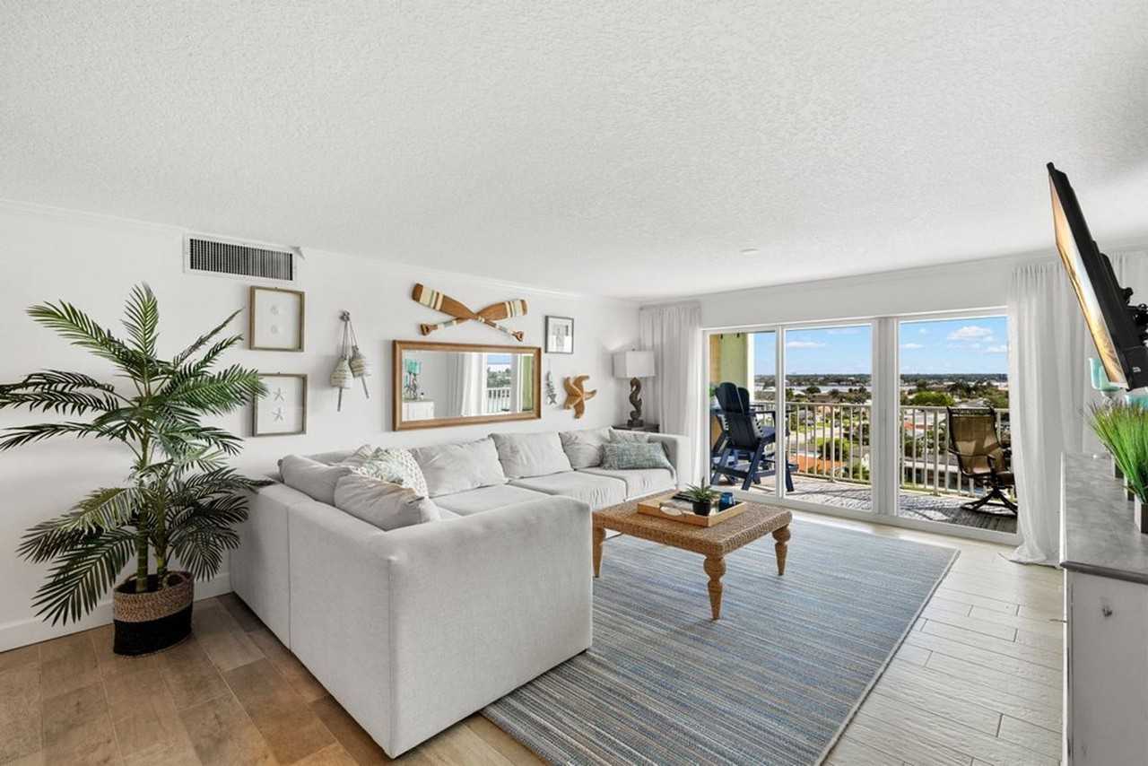 420 64th Ave #804 - Photo 6 of 30