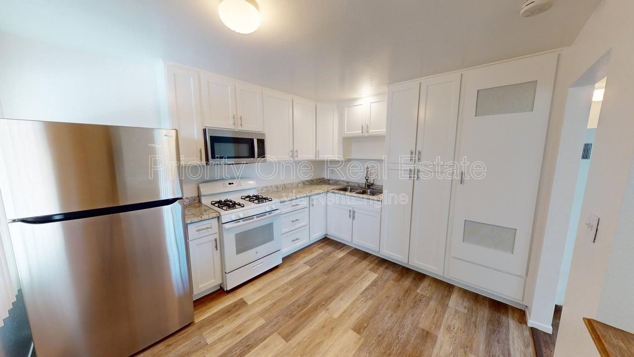 6023 Severin Dr - Photo 2 of 17