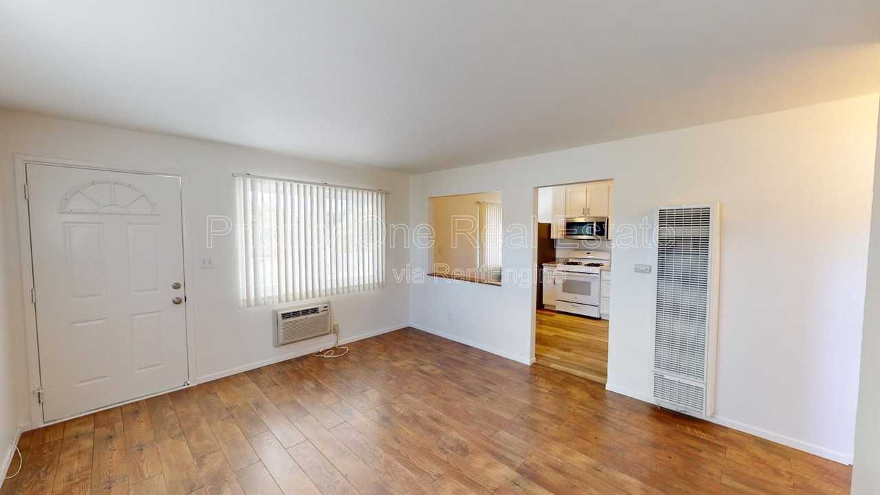 6023 Severin Dr - Photo 3 of 17