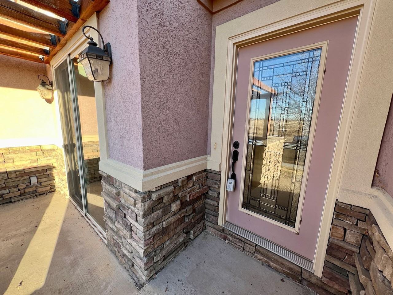 5807 Zinfandel St - Photo 6 of 44