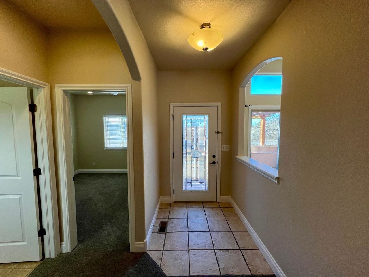 5807 Zinfandel St - Photo 7 of 44