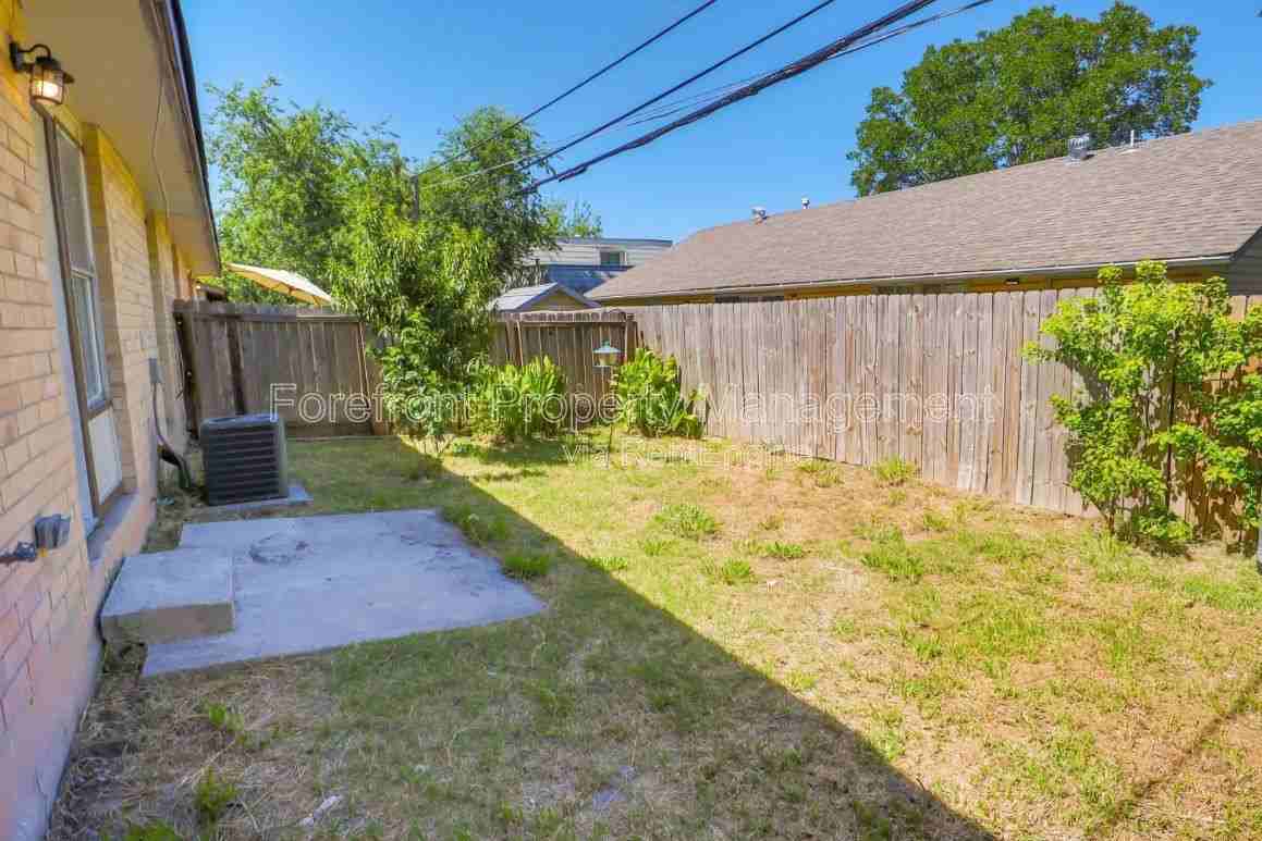 5613 Lochmoor #2 - Photo 6 of 17