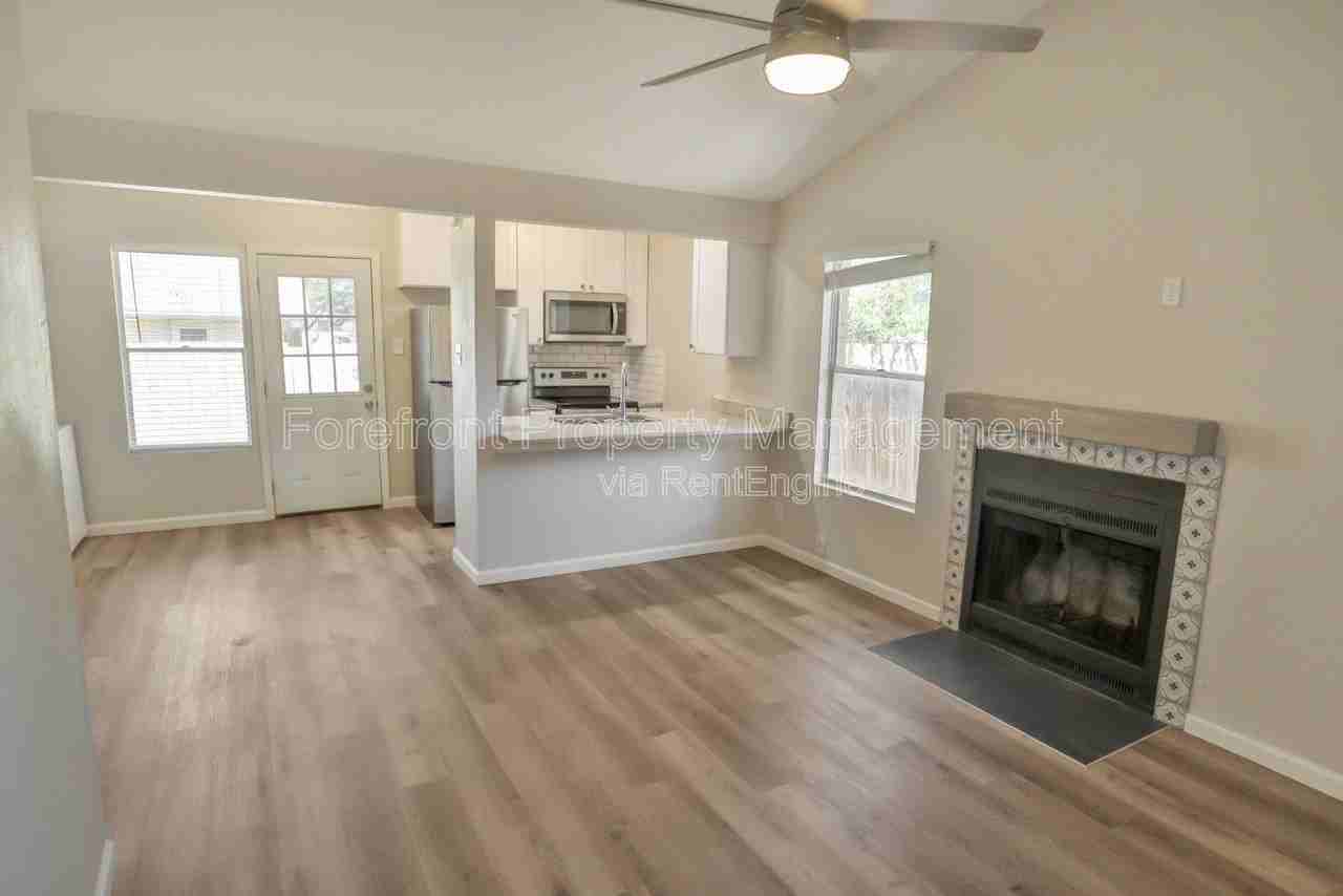 5613 Lochmoor #2 - Photo 7 of 17