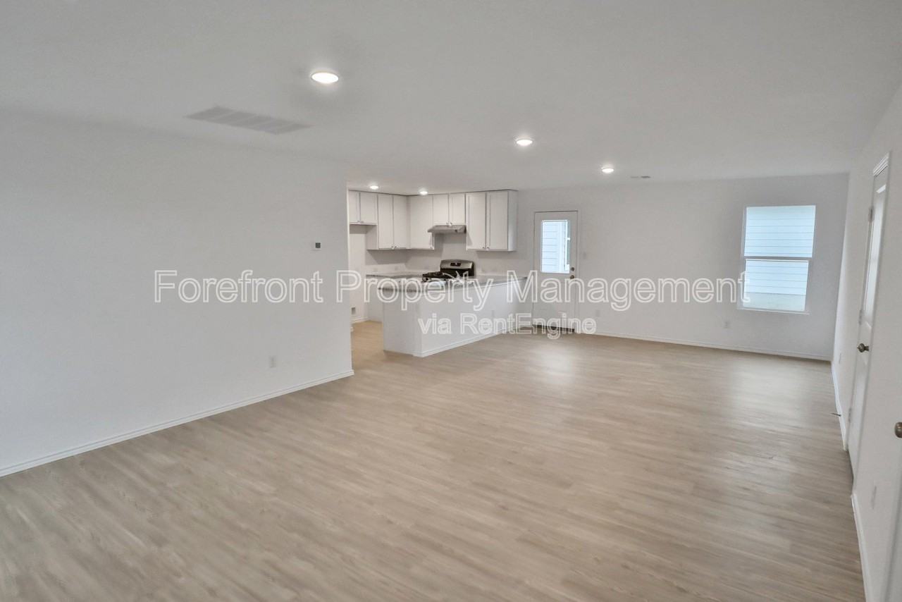 10307 Devon Wheel St - Photo 4 of 19