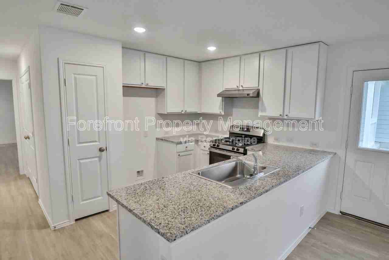 10307 Devon Wheel St - Photo 6 of 19