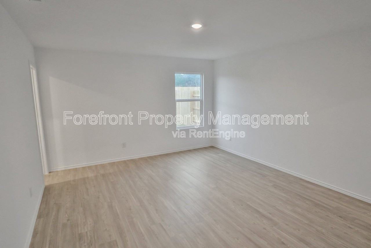 10307 Devon Wheel St - Photo 7 of 19