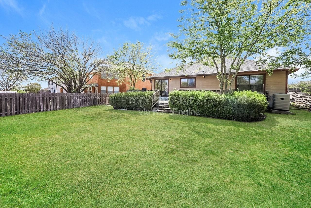 7322 Raintree Frst - Photo 3 of 23