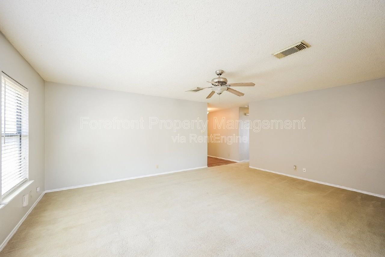 7322 Raintree Frst - Photo 7 of 23