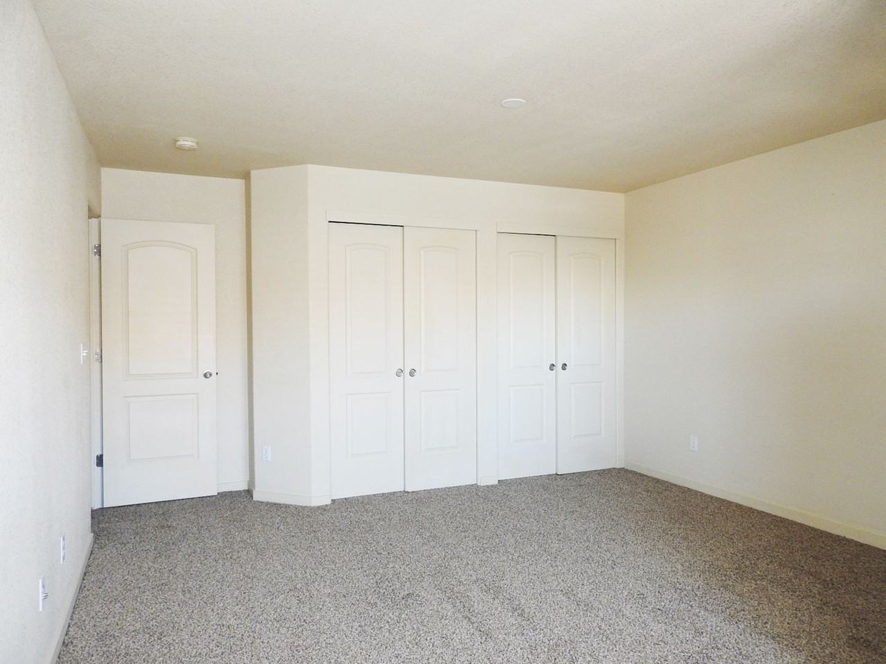 9944 Martin Luther King Blvd - Photo 6 of 11