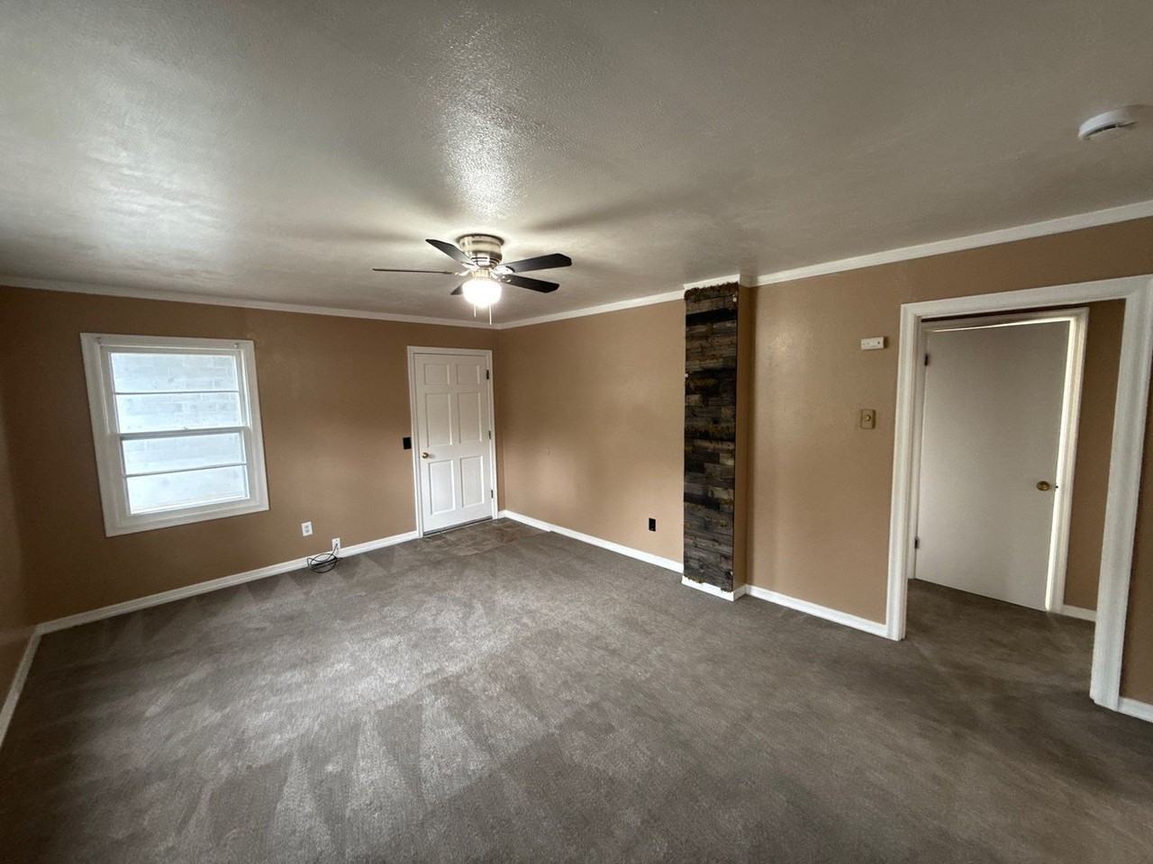 465 Madrona Ave Se - Photo 3 of 13