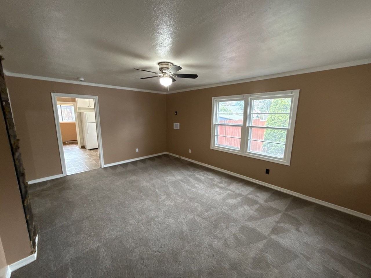 465 Madrona Ave Se - Photo 5 of 13